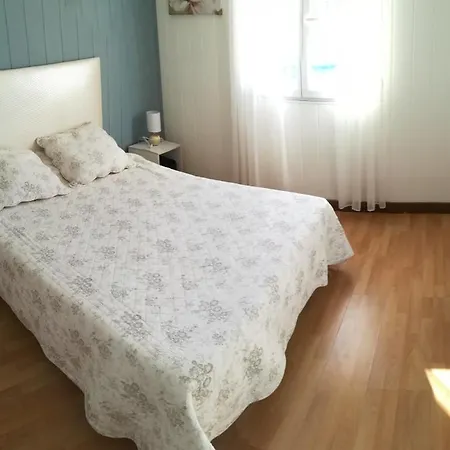 Narbonne: Spacious Country Retreat With Private Pool