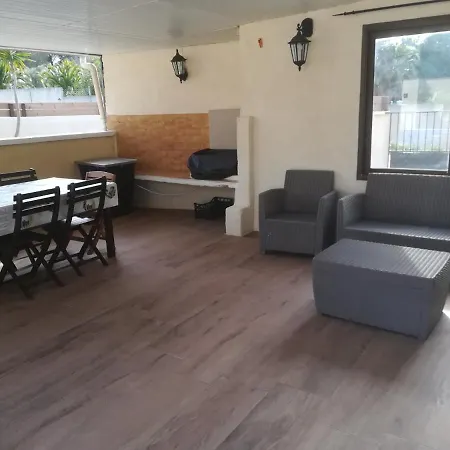 Narbonne: Spacious Country Retreat With Private Pool Villa