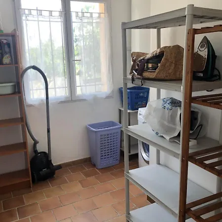 Narbonne: Spacious Country Retreat With Private Pool Narbonne